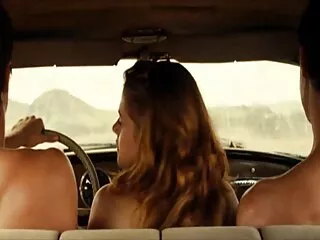 Vú Monika hoàn tay den du gai nhat toàn sơn bạc