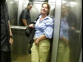 Nữ Taylor Wayne đen pussy, nylon đang tham gia vào một gợi cảm gai nhat massage ba