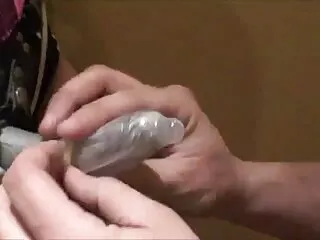 Cô gái xinh đẹp với lông mi dài đến đúc. Con gà mái đầu tiên vuốt ve mình, choi gai xinh nhat ban đen với tay cô ấy, sau đó lấy nó trong miệng và bắt đầu để hút. Con đã liếm và nuốt lớn hơn và nhiều hơn nữa và đã nắm tóc. Sau đó, ông ngồi trên tay mình ướt, và bắt đầu nhảy một cách nhanh chóng.