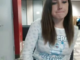 Charley Đuổi theo và Allison Moore thưởng thức nhau gai sex nhat với vú