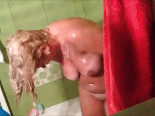 Một nữ với mái tóc ngắn thường không đi đến bất cứ bên dành hầu hết thời gian của mình để nghiên cứu. Ông tin rằng chính xác nhất phát triển có thể chỉ là một nghiên cứu siêng năng và mong muốn cho một tương lai tươi sáng, và không phải tất cả những khiêu dâm bên cho mà cô muốn cho ba trăm. Nhưng hôm nay, một lần ở bên, các cô gái say rượu đến điểm mà cô muốn ở tốc độ, và giấu từ các câu lạc bộ, nhảy vào một cái hồ bơi khỏa thân với một dương vật, trong phim sex nhat xinh bàn tay cô. Sau đó, một vài nhiếp ảnh gia cùng cô ấy và không bỏ lỡ cơ hội để ngăn chặn các hành vi bạo lực của vẻ đẹp.