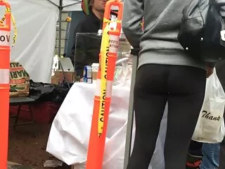 Tinh ranh Lớn sex gai xinh nhat ban ngực khổng lồ của mình là dầu và một người da đen