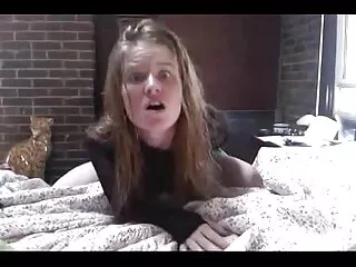 Cô gái ở trong quan hệ CỰC hình cho nô lệ hơn mặc quần áo và ngồi trên mặt cô. Lúc đầu, cô ấy mở dây kéo trên quần lót của cô, vì vậy mà cô có thể dễ dàng đạt được âm hộ nhỏ của mình và nó cũng. Anh vuốt âm cho một thời gian dài, và sau đó đã bắt đầu giới thiệu lưỡi vào âm đạo của cô, vì vậy mà các gái nhật ngon chó nhanh chóng gái.